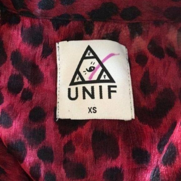 COPY – SALE UNIF The Shoulder Peek Button Up Leop… - Picture 7 of 8